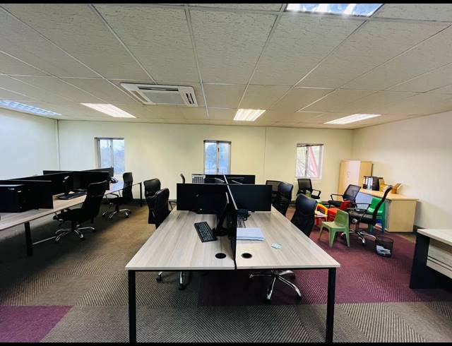2,000M² OFFICE FOR SALE IN RANDJESPARK